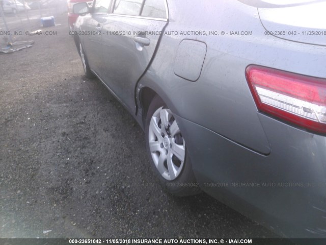 4T4BF3EK9BR108200 - 2011 TOYOTA CAMRY SE/LE/XLE 浅蓝色 照片 6