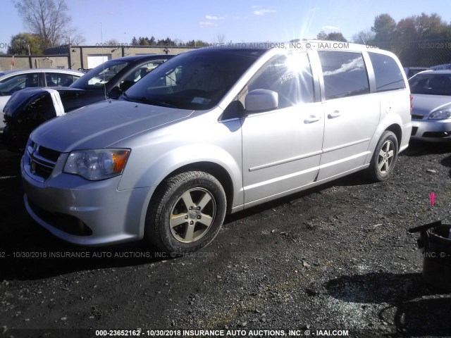 2D4RN5DG8BR748570 - 2011 DODGE GRAND CARAVAN CREW SILVER photo 2