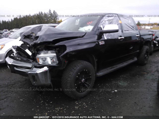5TFAY5F11GX555843 - 2016 TOYOTA TUNDRA CREWMAX 1794/PLATINUM 黑色 照片 2
