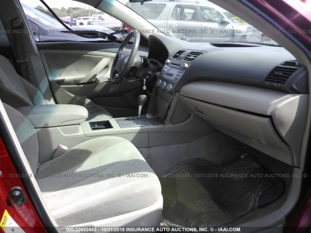 4T1BE46K49U330865 - 2009 TOYOTA CAMRY SE/LE/XLE RED photo 5