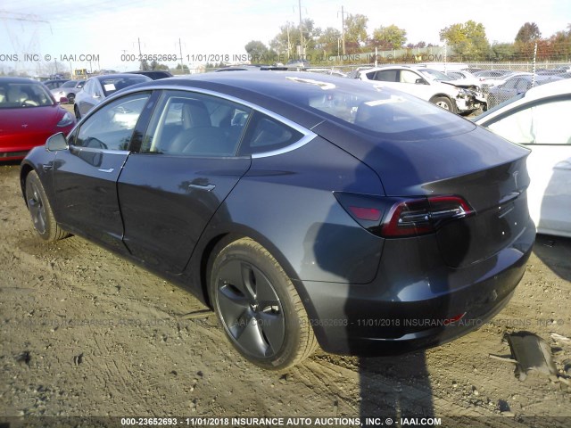 5YJ3E1EA5JF037750 - 2018 TESLA MODEL 3 GRAY photo 3