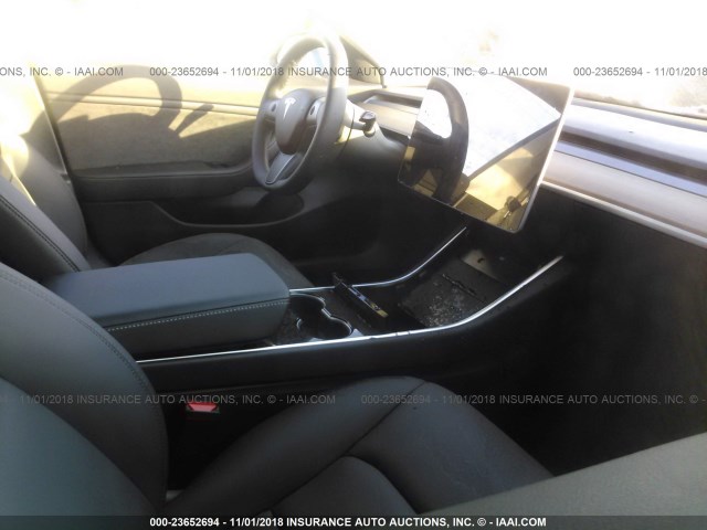 5YJ3E1EA9JF039159 - 2018 TESLA MODEL 3 SILVER photo 5