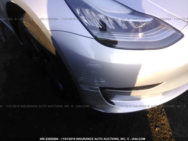 5YJ3E1EA9JF039159 - 2018 TESLA MODEL 3 SILVER photo 6