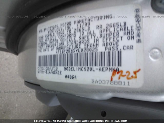 4T1BF28BXYU028025 - 2000 TOYOTA AVALON XL/XLS SILVER photo 9