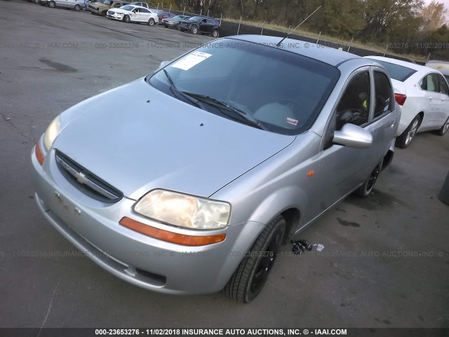 KL1TD52664B124484 - 2004 CHEVROLET AVEO SILVER photo 2