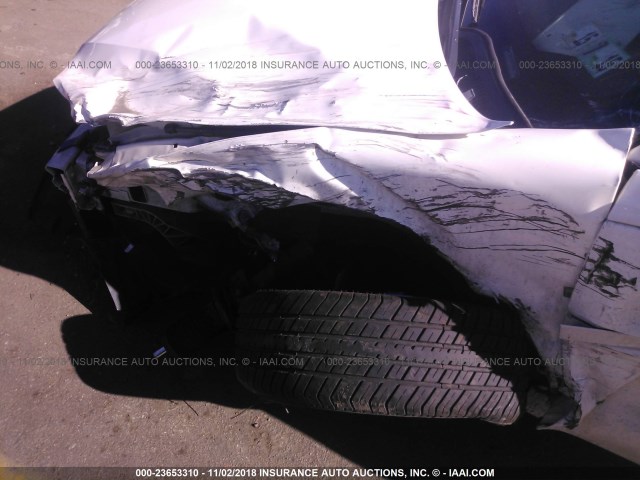 2G2WP552461246757 - 2006 PONTIAC GRAND PRIX WHITE photo 6