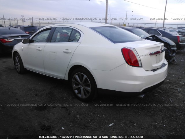 1LNHM93R59G612796 - 2009 LINCOLN MKS WHITE photo 3