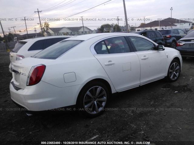 1LNHM93R59G612796 - 2009 LINCOLN MKS WHITE photo 4