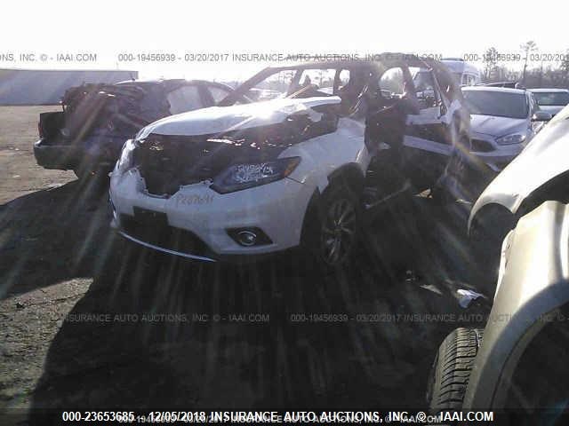 5N1AT2MT7FC827380 - 2015 NISSAN ROGUE S/SL/SV WHITE photo 2