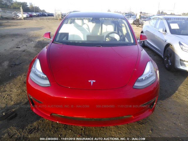 5YJ3E1EBXJF055346 - 2018 TESLA MODEL 3 RED photo 6