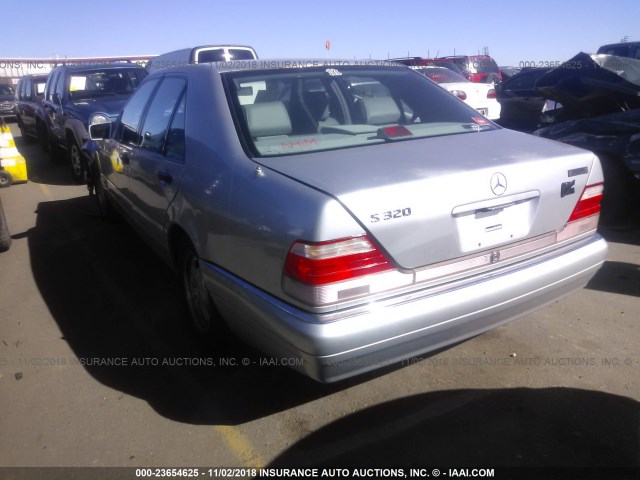 WDBGA32G1XA423194 - 1999 MERCEDES-BENZ S 320W SILVER photo 3