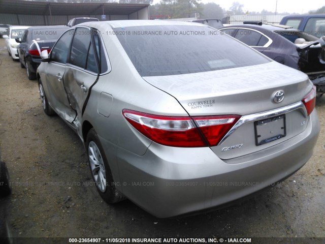4T4BF1FK5GR568481 - 2016 TOYOTA CAMRY LE/XLE/SE/XSE SILVER photo 3