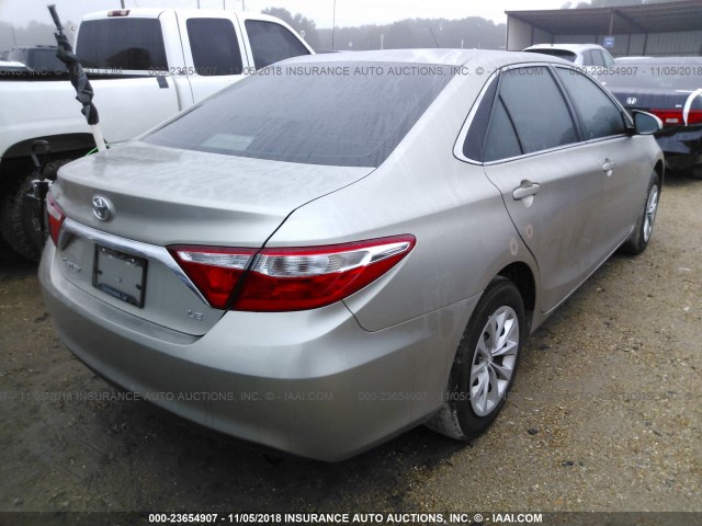 4T4BF1FK5GR568481 - 2016 TOYOTA CAMRY LE/XLE/SE/XSE SILVER photo 4