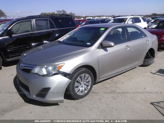 4T4BF1FK3DR319673 - 2013 TOYOTA CAMRY L/SE/LE/XLE 棕色 照片 2