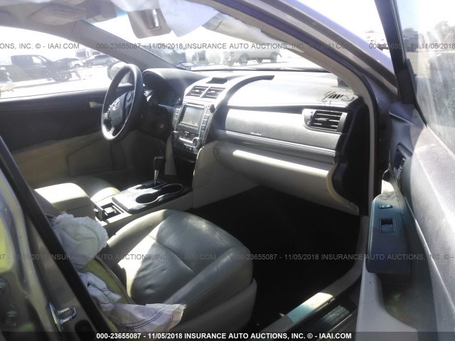 4T4BF1FK3DR319673 - 2013 TOYOTA CAMRY L/SE/LE/XLE 棕色 照片 5