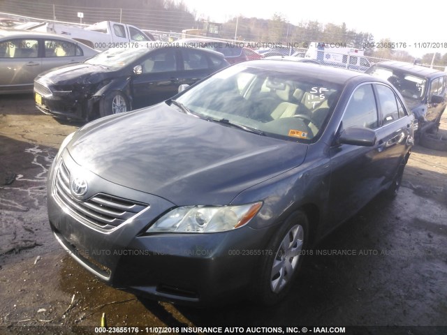 JTNBK46K273003795 - 2007 TOYOTA CAMRY NEW GENERAT LE/XLE/SE GRAY photo 2