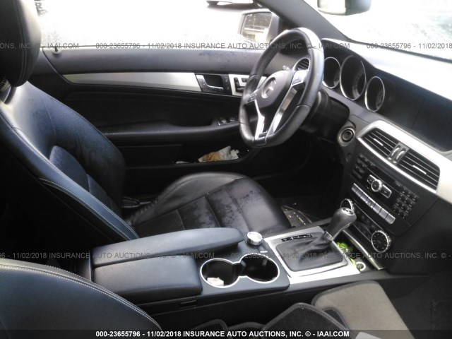 WDDGJ4HB9CF820612 - 2012 MERCEDES-BENZ C 250 SILVER photo 5