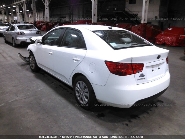 KNAFU4A22A5095586 - 2010 KIA FORTE EX WHITE photo 3