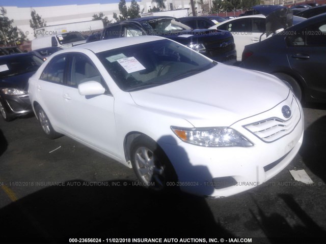 4T1BF3EK6BU774375 - 2011 TOYOTA CAMRY SE/LE/XLE WHITE photo 1