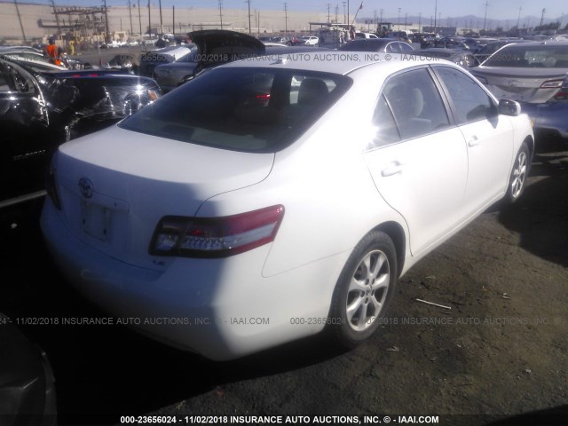 4T1BF3EK6BU774375 - 2011 TOYOTA CAMRY SE/LE/XLE WHITE photo 4