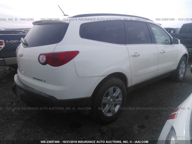 1GNKVJED3BJ371881 - 2011 CHEVROLET TRAVERSE LT WHITE photo 4