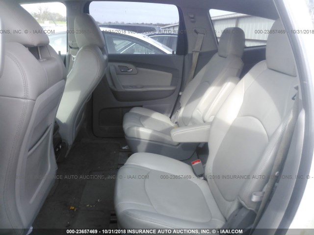 1GNKVJED3BJ371881 - 2011 CHEVROLET TRAVERSE LT WHITE photo 8