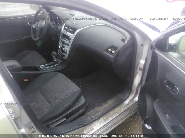 1G1ZC5EB3AF184850 - 2010 CHEVROLET MALIBU 1LT SILVER photo 5