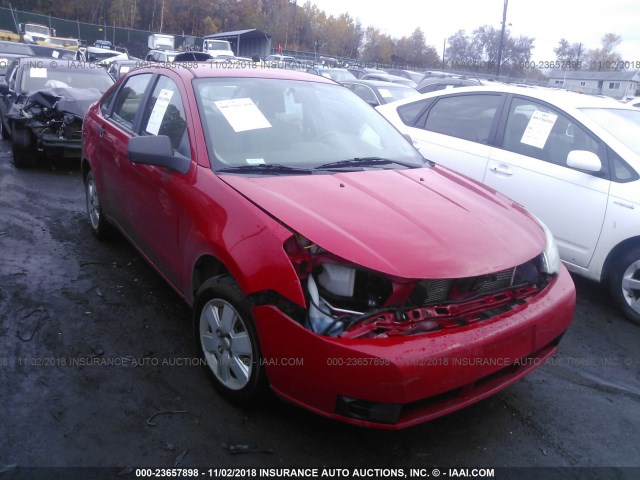 1FAHP34N38W215943 - 2008 FORD FOCUS S/SE RED photo 1