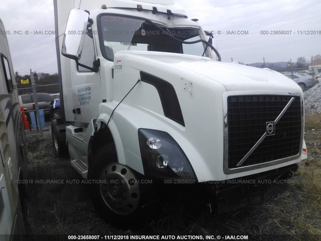 4V4N19EGXHN993619 - 2017 VOLVO VN VNL Unknown photo 1