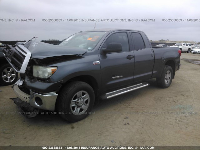 5TFUW5F16CX228920 - 2012 TOYOTA TUNDRA DOUBLE CAB SR5 GRAY photo 2