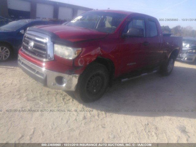 5TFRM5F18BX022282 - 2011 TOYOTA TUNDRA DOUBLE CAB SR5 RED photo 2