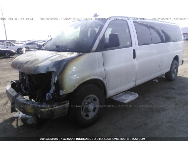 1GAZGPFG3H1115965 - 2017 CHEVROLET EXPRESS G3500 LT Unknown photo 2