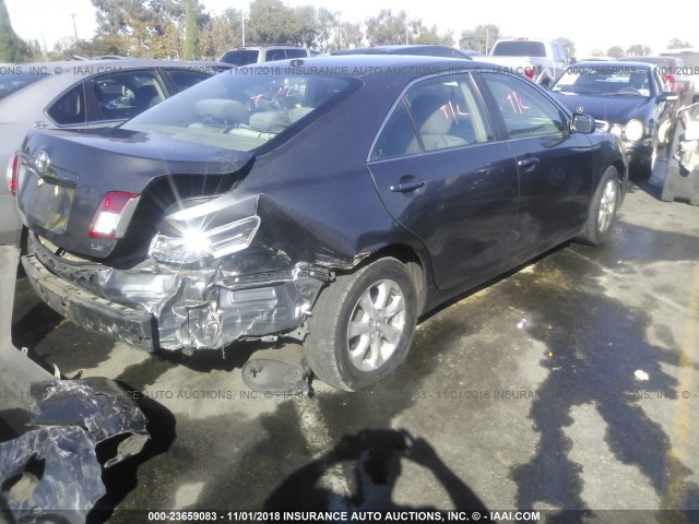 4T1BF3EK6BU147174 - 2011 TOYOTA CAMRY SE/LE/XLE ნაცრისფერი ფოტო 4
