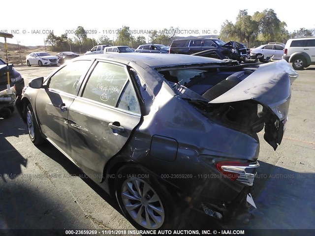 4T1BF1FK8HU713749 - 2017 TOYOTA CAMRY LE/XLE/SE/XSE GRAY photo 3