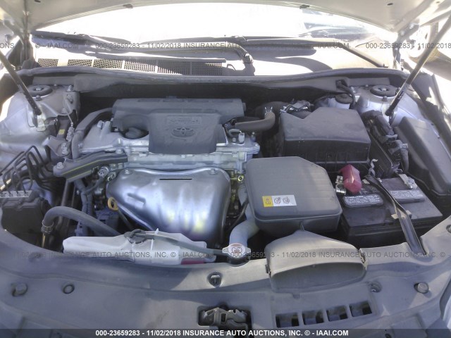 4T1BF1FK5HU721131 - 2017 TOYOTA CAMRY LE/XLE/SE/XSE SILVER photo 10