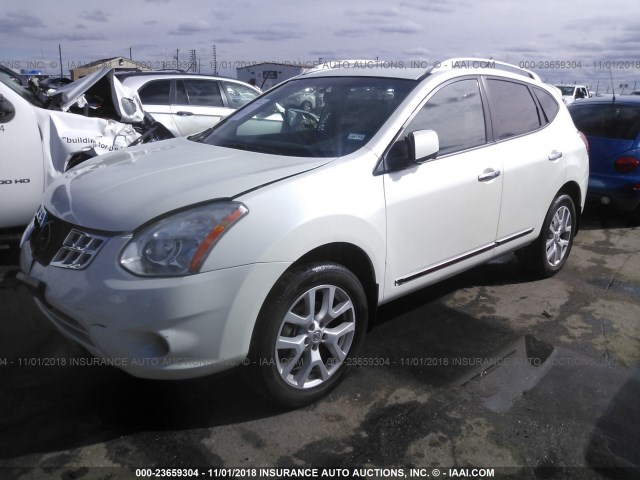 JN8AS5MV7DW621289 - 2013 NISSAN ROGUE S/SV WHITE photo 2