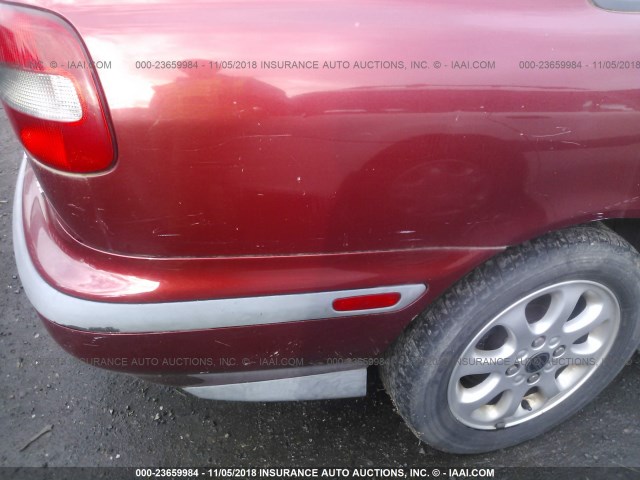 YV1VS2558YF459747 - 2000 VOLVO S40 RED photo 6