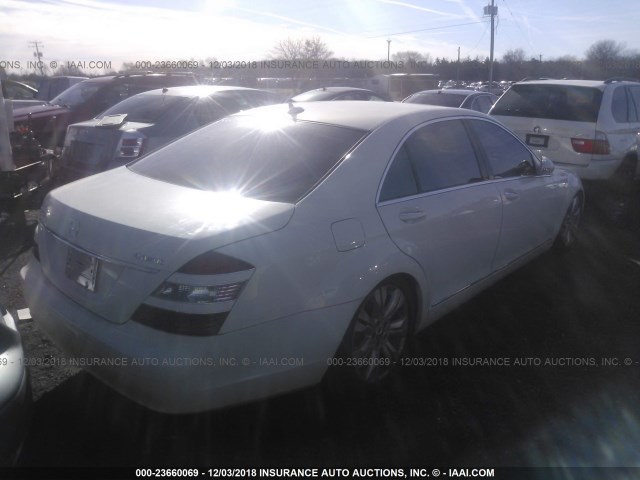 WDDNG86X29A243701 - 2009 MERCEDES-BENZ S 550 4MATIC WHITE photo 4