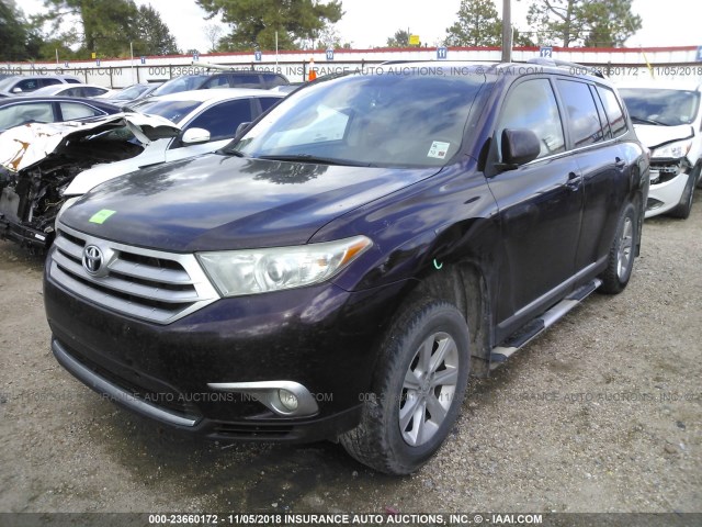 5TDZK3EH2CS061188 - 2012 TOYOTA HIGHLANDER SE MAROON photo 2