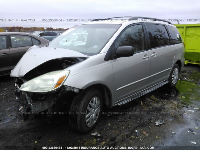 5TDZA23CX4S006235 - 2004 TOYOTA SIENNA CE/LE SILVER photo 2