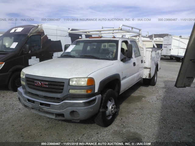 1GDJC33U76F147655 - 2006 GMC NEW SIERRA C3500 WHITE photo 2