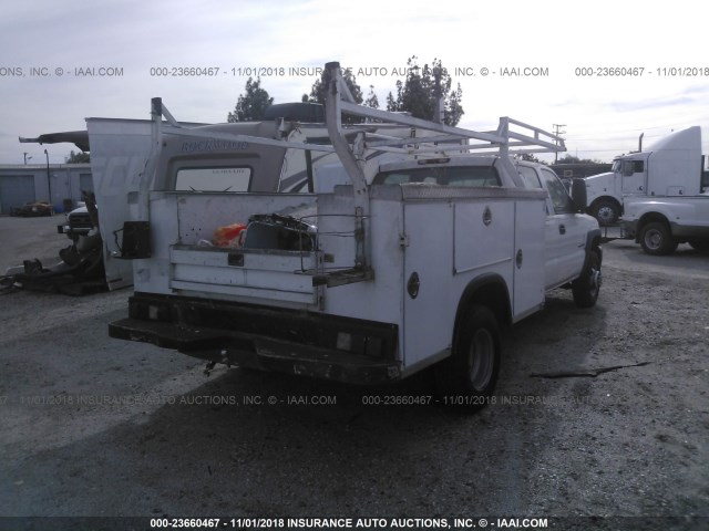 1GDJC33U76F147655 - 2006 GMC NEW SIERRA C3500 WHITE photo 4