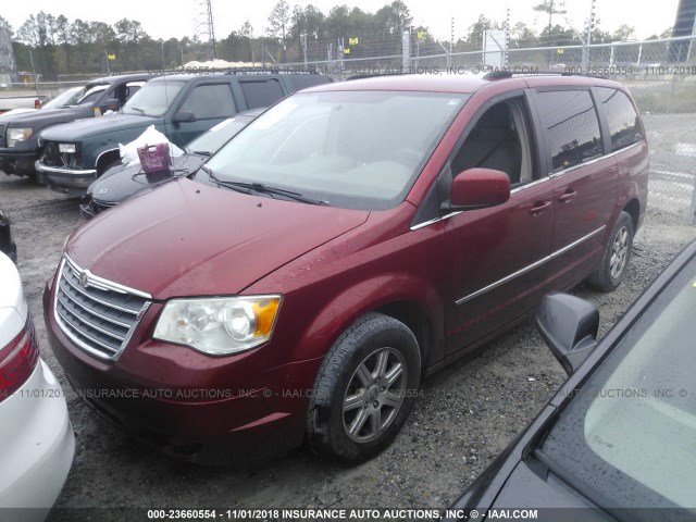 2A4RR5D11AR230273 - 2010 CHRYSLER TOWN & COUNTRY  RED photo 2