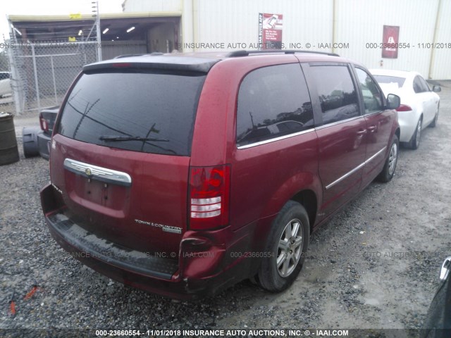 2A4RR5D11AR230273 - 2010 CHRYSLER TOWN & COUNTRY  RED photo 4