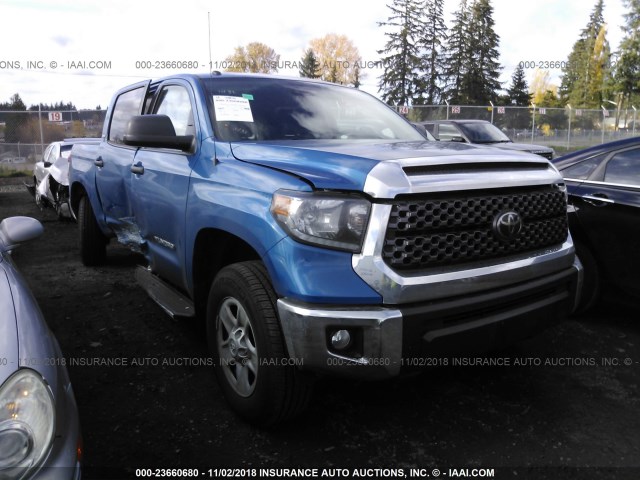 5TFDM5F15JX077071 - 2018 TOYOTA TUNDRA CREWMAX SR5 BLUE photo 1