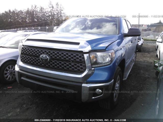 5TFDM5F15JX077071 - 2018 TOYOTA TUNDRA CREWMAX SR5 BLUE photo 2