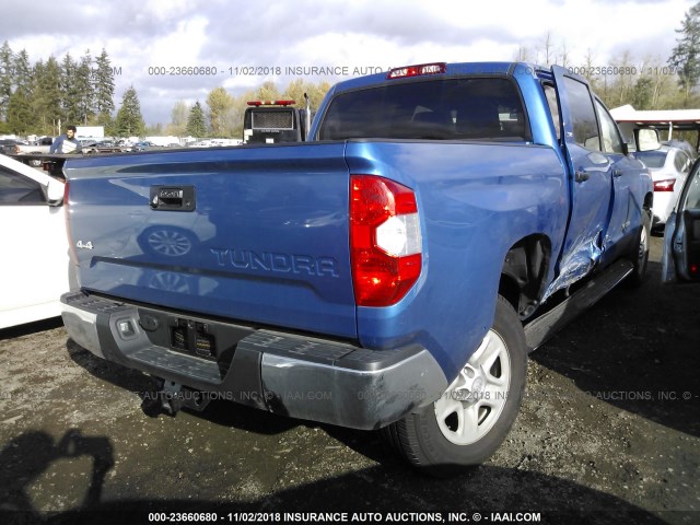 5TFDM5F15JX077071 - 2018 TOYOTA TUNDRA CREWMAX SR5 BLUE photo 4