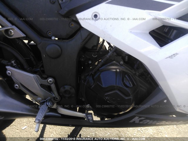 JKAEX8A17HDA31500 - 2017 KAWASAKI EX300 A WHITE photo 8