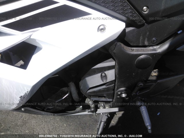 JKAEX8A17HDA31500 - 2017 KAWASAKI EX300 A WHITE photo 9