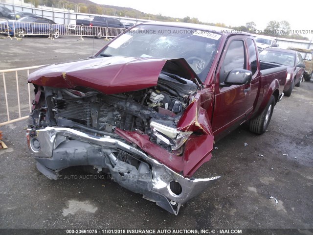 1N6AD06U36C456887 - 2006 NISSAN FRONTIER KING CAB LE/SE/OFF ROAD RED photo 2